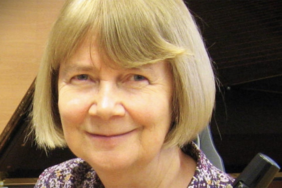 Headshot of Janet Hilton smiling